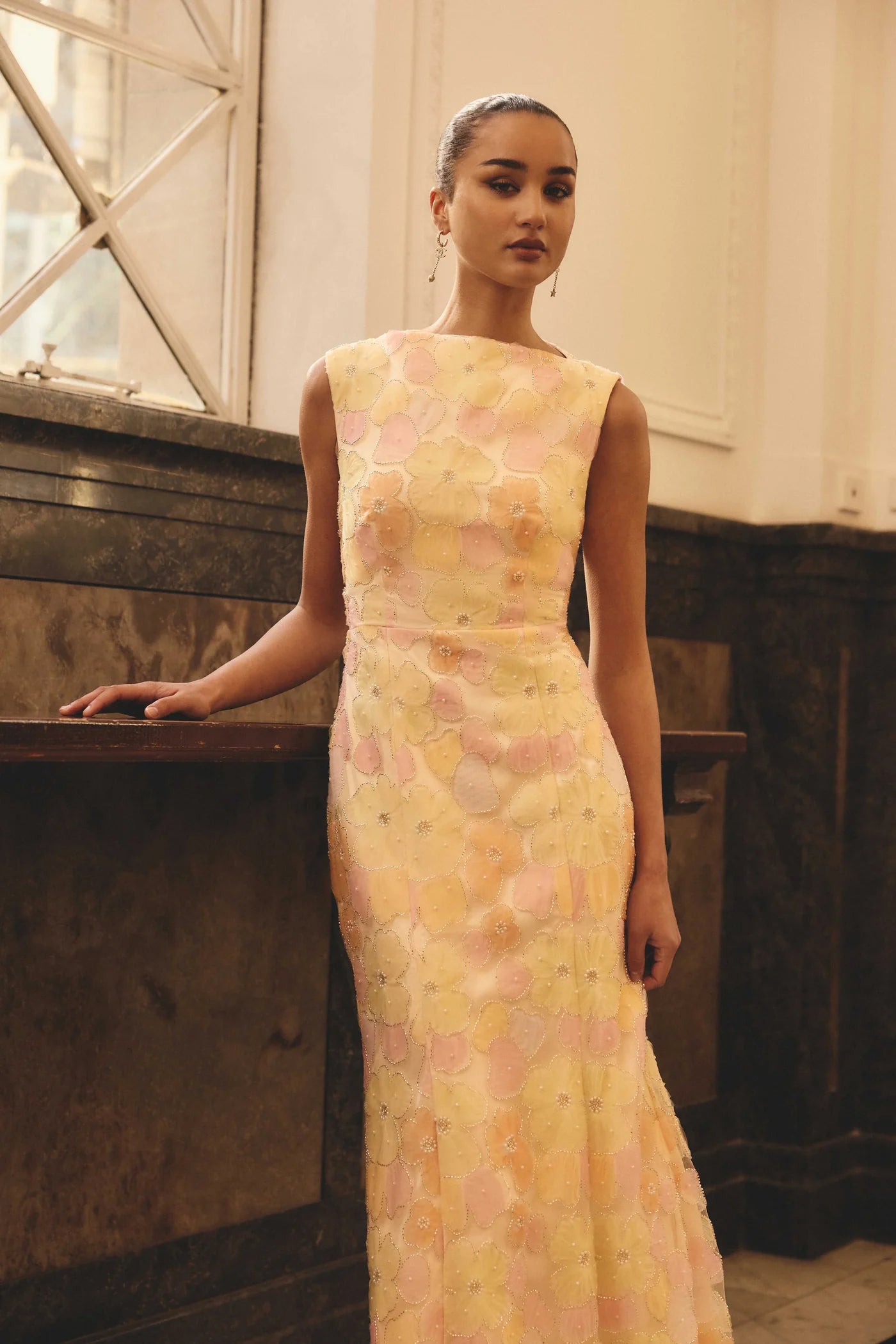 ZARIA SLEEVELESS GOWN