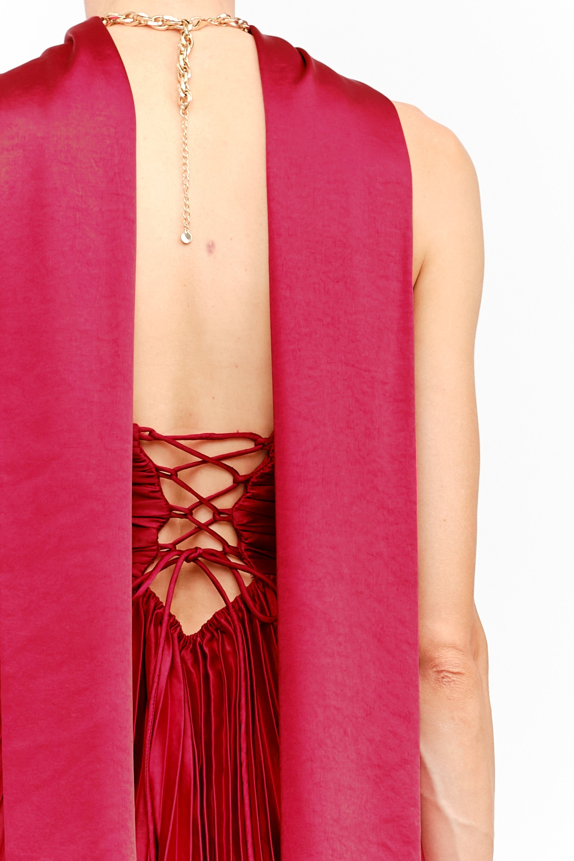 SARAIT CARMESí SCARF DRESS