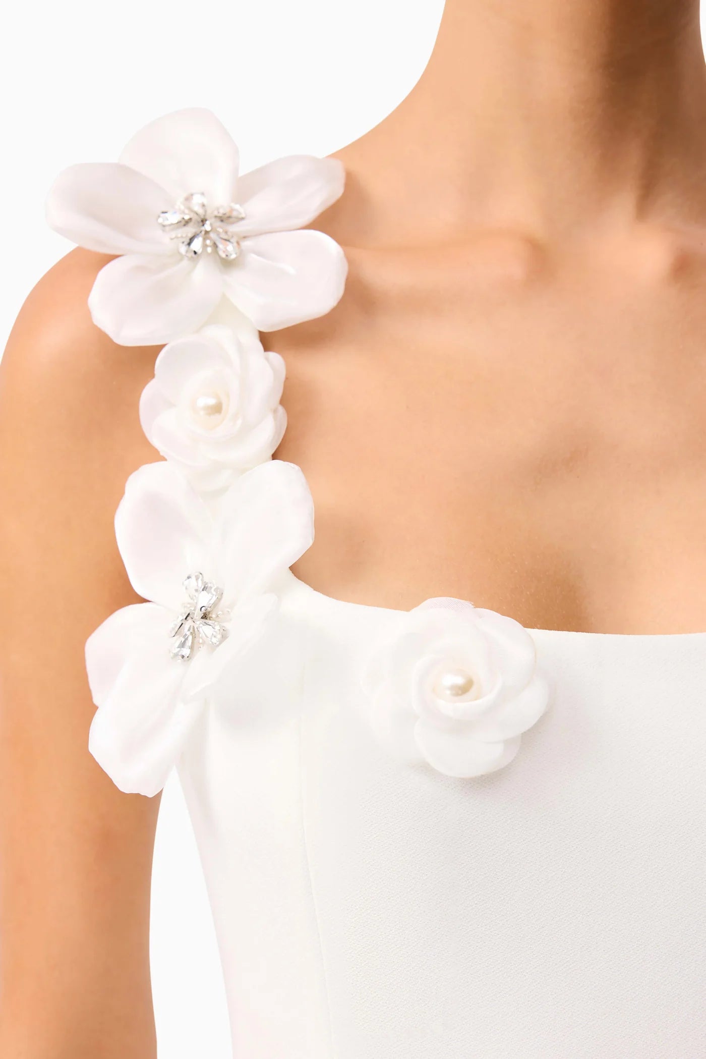 CHANTELLE 3D MIDI DRESS IN WHITE